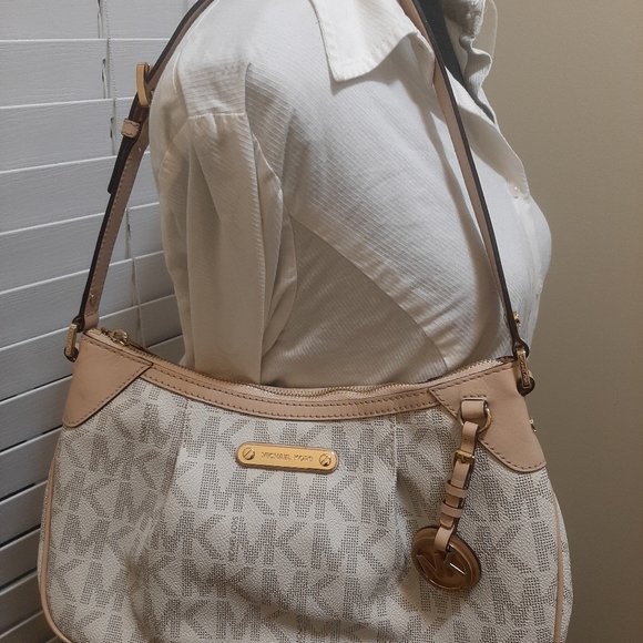 Michael kors handbag MK bags - Picture 9 of 16